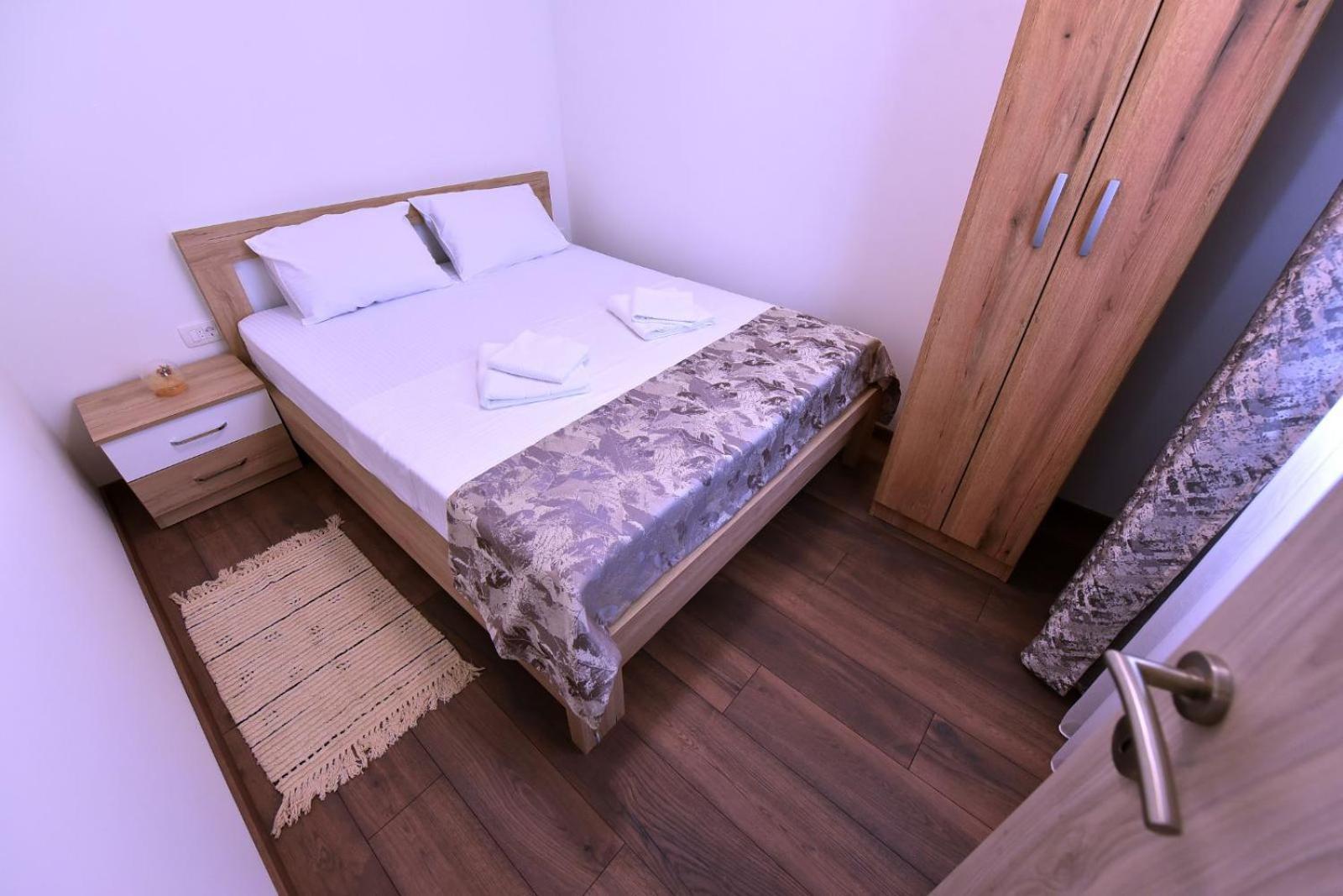 Airport Apartments Tri Hrasta Podgorica Extérieur photo